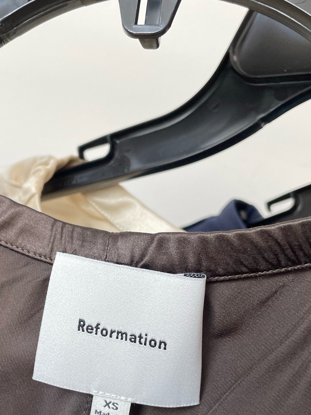 NWOT Reformation Gale Silk Shorts - Picture 6 of 6